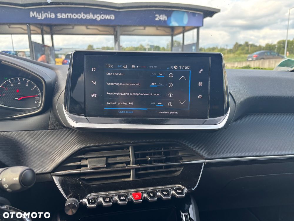 Peugeot 208 - 10