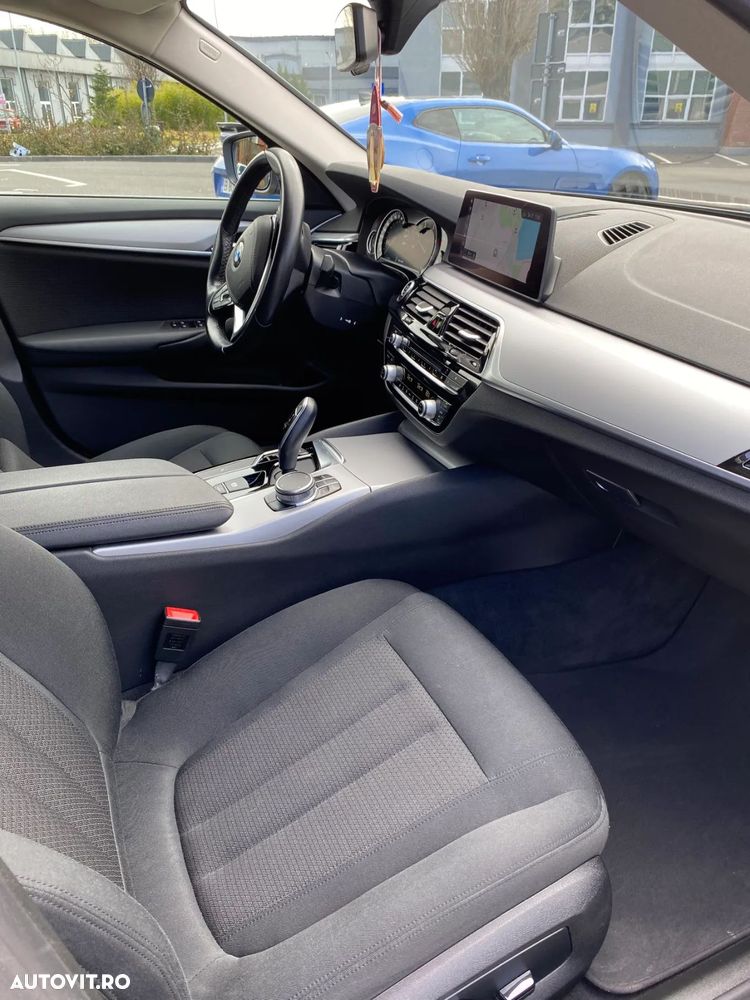 BMW Seria 5 520d AT - 8