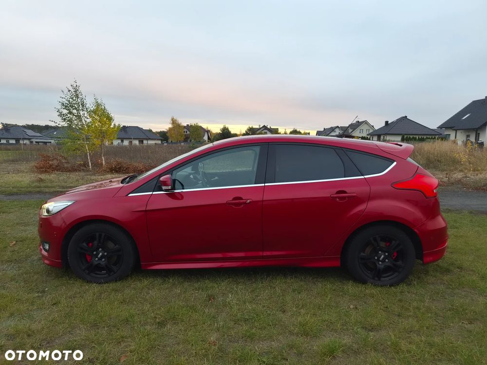 Ford Focus 1.5 TDCi ST-Line Red - 8