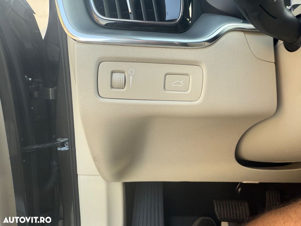 Volvo XC 60 B4 B Geartronic Momentum - 21