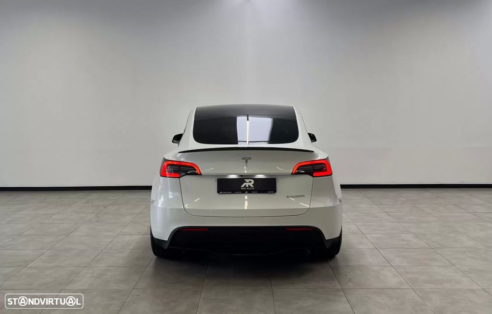 Tesla Model Y Long Range Dual Motor AWD - 6