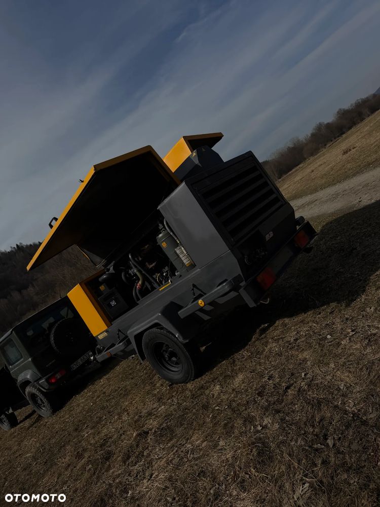 Atlas Copco XAHS 186 Kompresor Śrubowy Sprężarka potężna mocna 11m3. 12 bar regulowanych. Bogata wersja z chłodnicą cyklonową! z Norweskiej Upadłości! Niski Przebieg 1900mtg. 2014rok silnik DEUTZ.150 KM. serwisowany w DEKRA. OKAZJA - 22