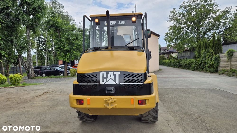 Caterpillar 908 - 3