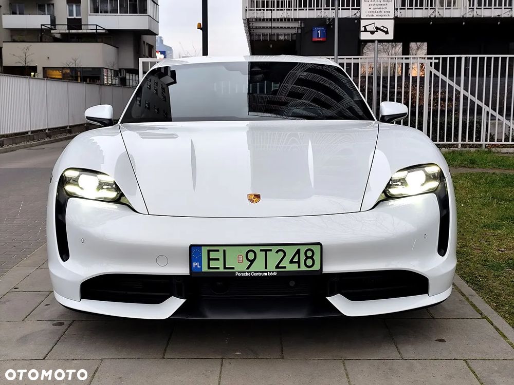 Porsche Taycan - 38