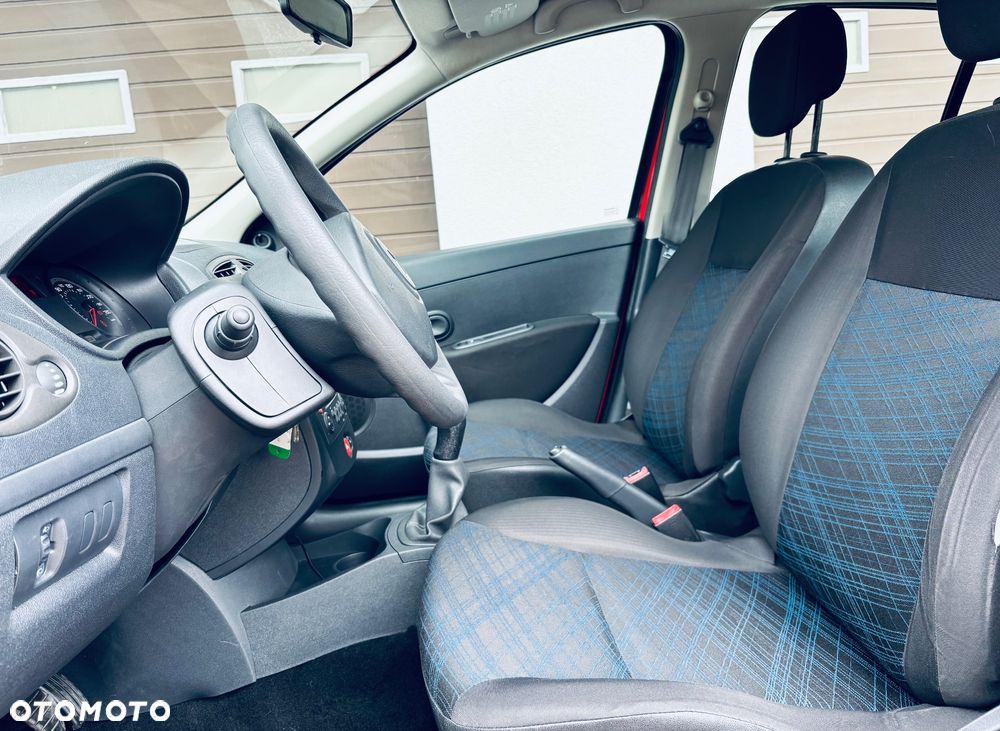 Renault Clio 1.2 16V Authentique - 12