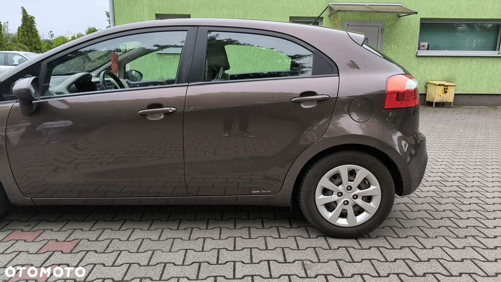 Kia Rio - 7