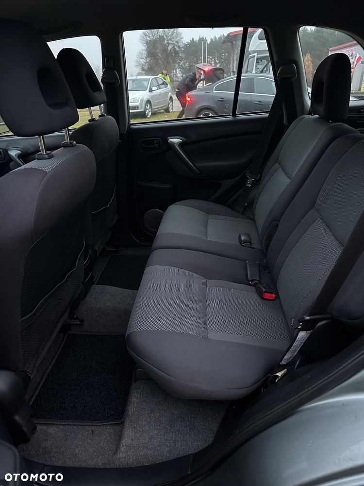 Toyota RAV4 2.0 D-4D 4x4 - 8