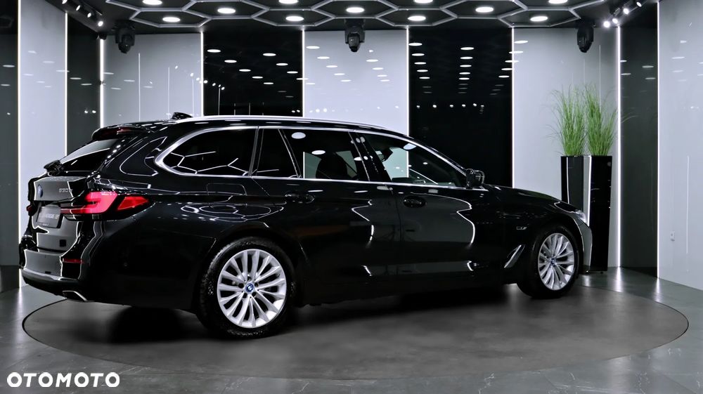 BMW Seria 5 530e xDrive - 8