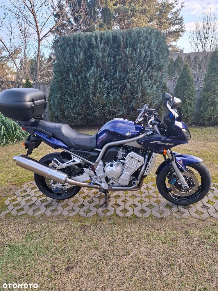 Yamaha FZS - 4