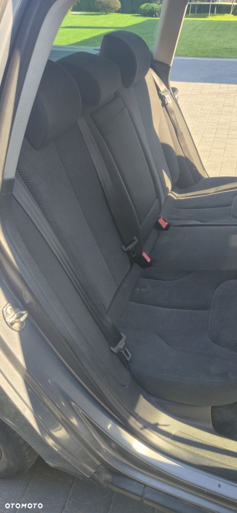 Volkswagen Passat - 8