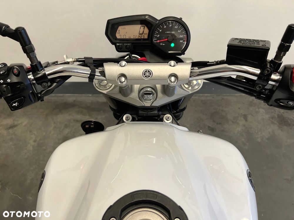 Yamaha FZ6 - 11