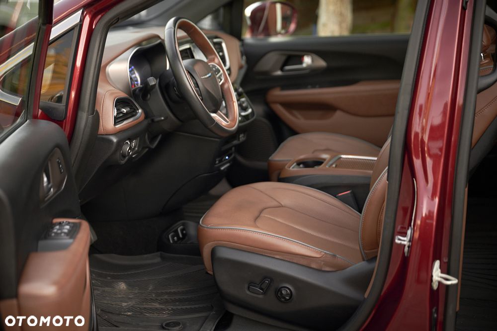 Chrysler Pacifica - 20