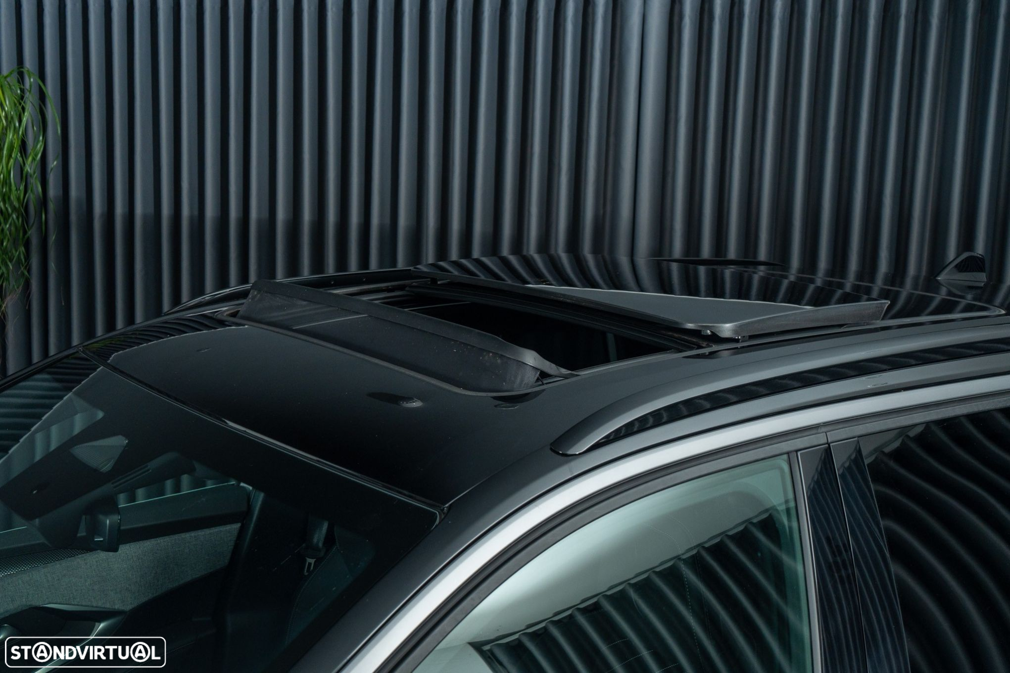 Peugeot E-5008 73 kWh GT - 35