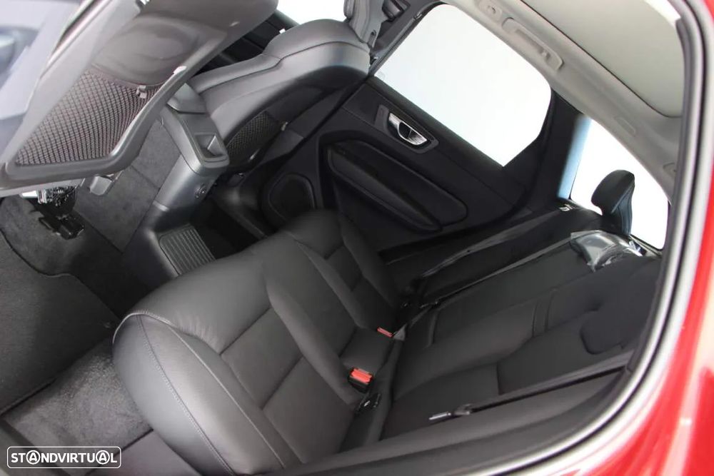 Volvo XC 60 2.0 T6 PHEV Ultra Dark AWD - 6