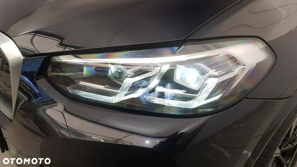 BMW iX3 - 10