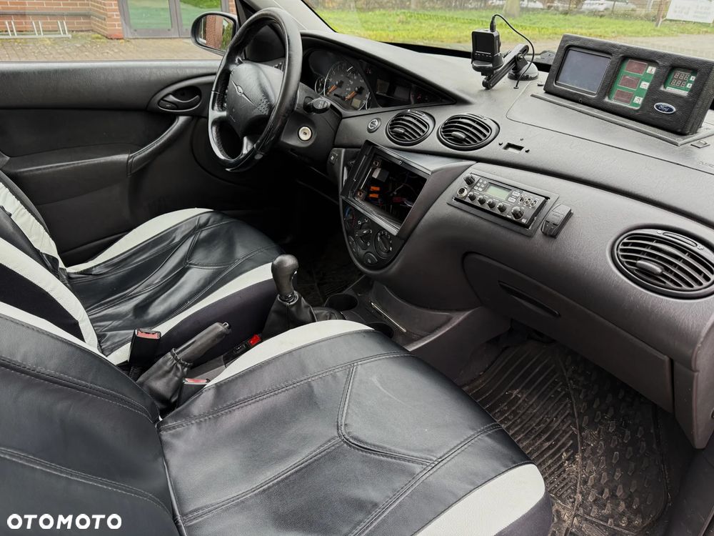 Ford Focus 1.4 Ambiente - 6