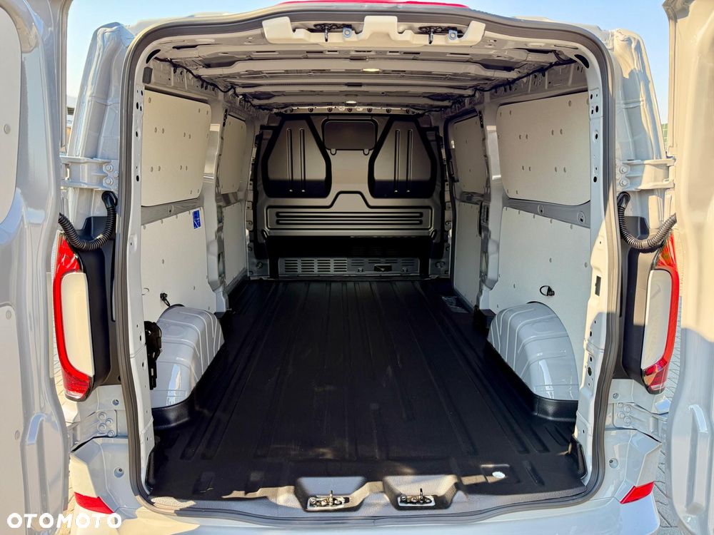 Volkswagen Transporter T7 - 31