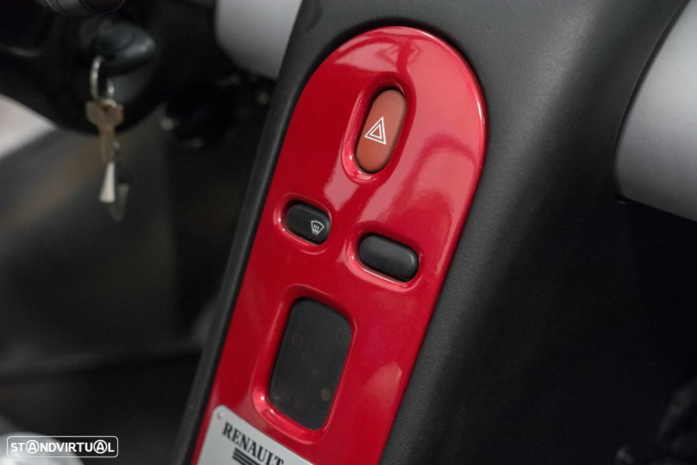 Renault Spider com Pára-Brisas 2.0 - 18