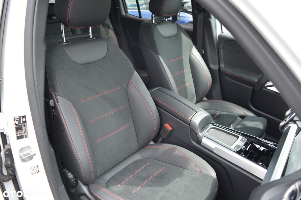 Mercedes-Benz GLB - 25