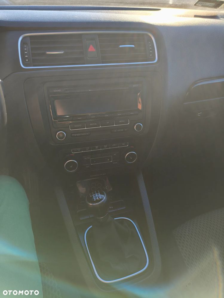 Volkswagen Jetta 1.2 TSI Comfortline - 10