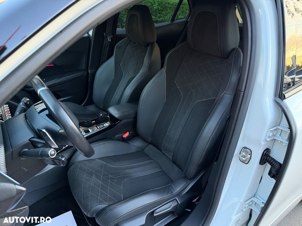 Peugeot 2008 1.2 L PureTech STT EAT8 GT Line - 32