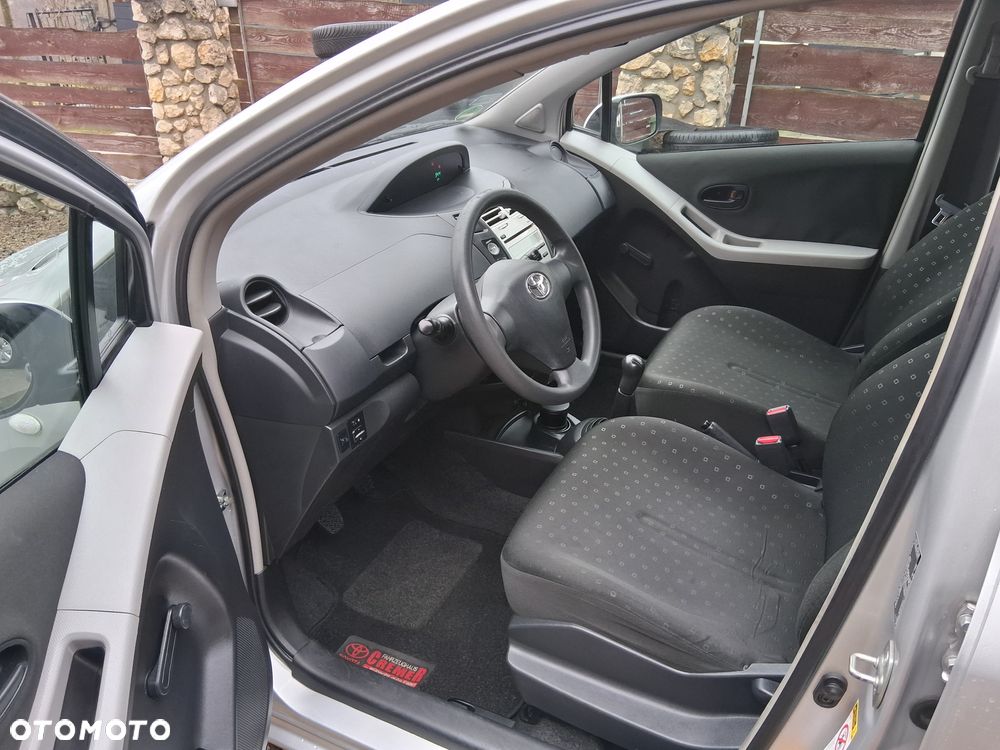 Toyota Yaris 1.0 Luna A/C - 10