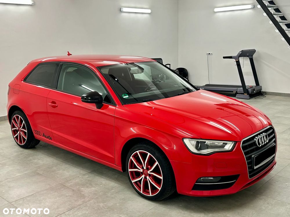 Audi A3 Sportback 1.6 TDI S line Sportpaket - 2