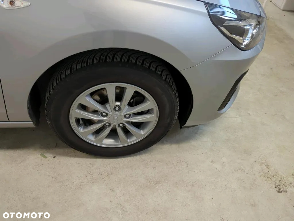 Hyundai i30 1.5 DPI Classic + - 5