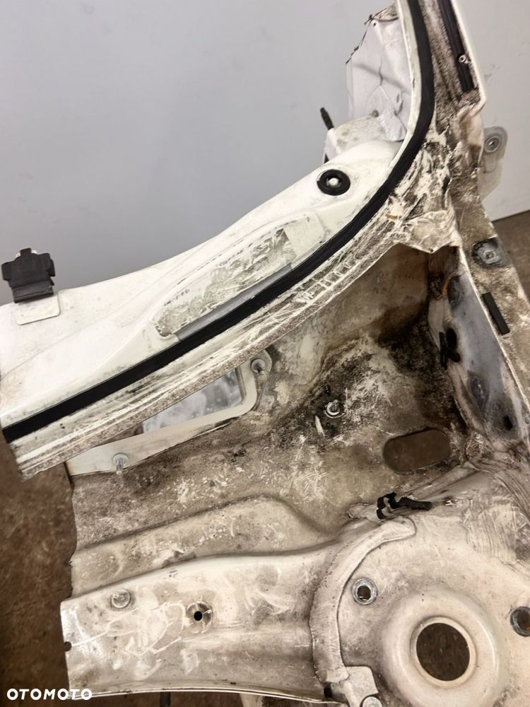 PRZEDNIA ĆWIARTKA PRAWA/LEWA PODŁUŻNICA FATRUCH HB 5D 12-20 Audi A3 8V 0V4 LY9K - 6