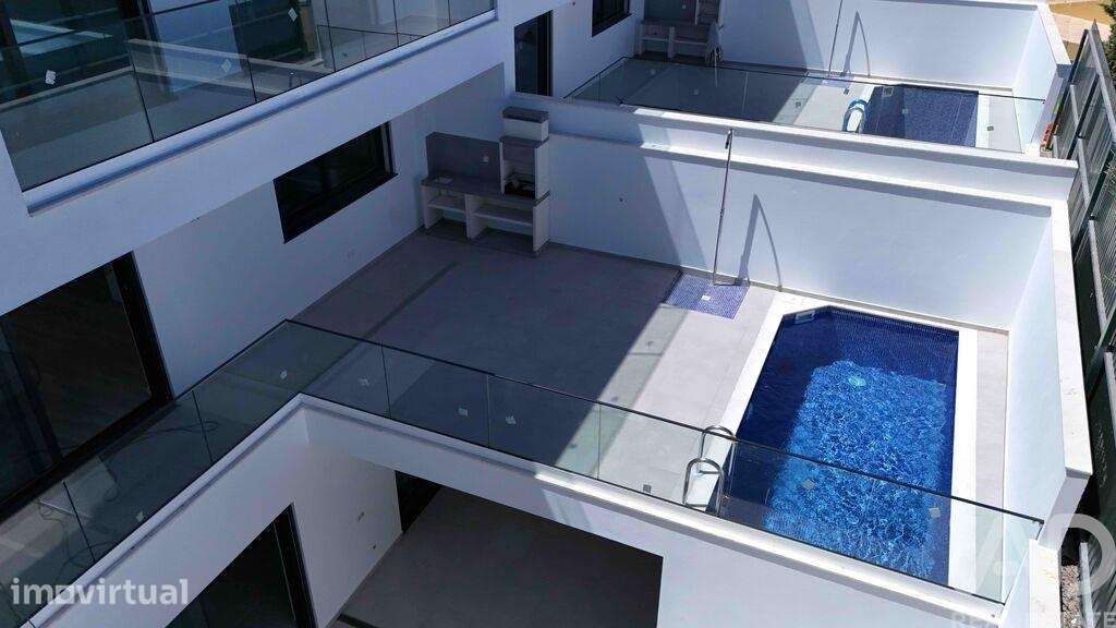 Casa / Villa T3 em Montenegro de 320,00 m2 - Grande imagem: 3/22