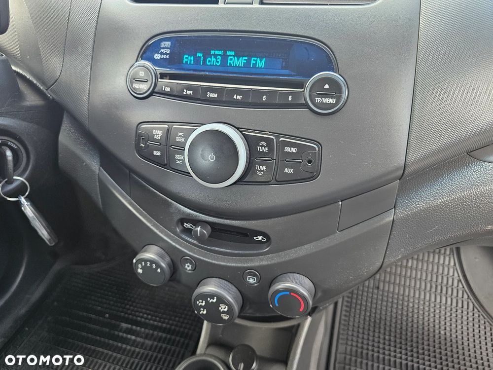 Chevrolet Spark 1.0 LS - 29