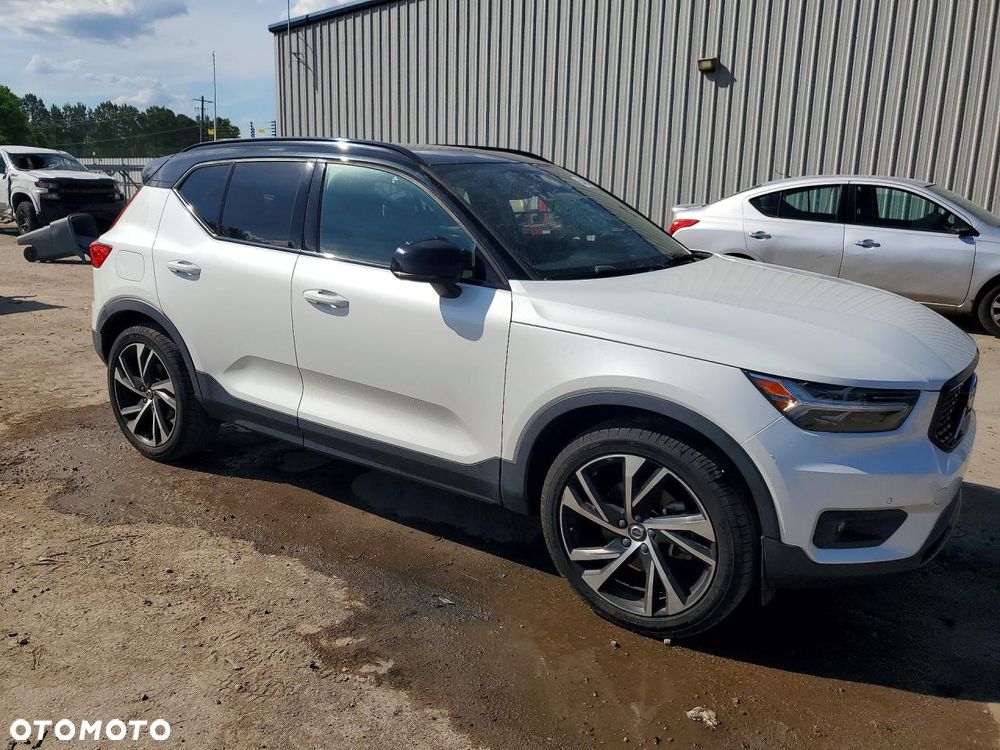 Volvo XC 40 T5 AWD R-Design - 2
