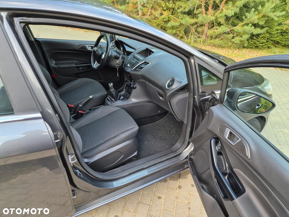 Ford Fiesta 1.0 EcoBoost Titanium - 32