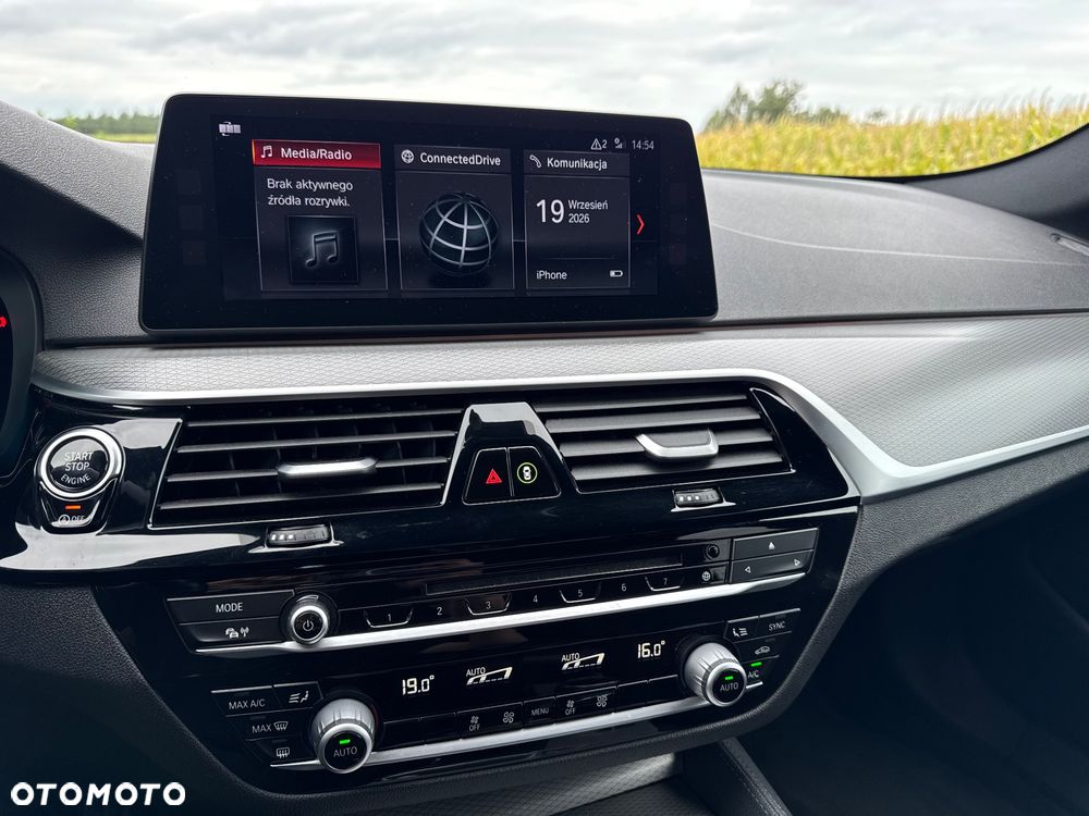 BMW Seria 5 520d xDrive M Sport sport - 12