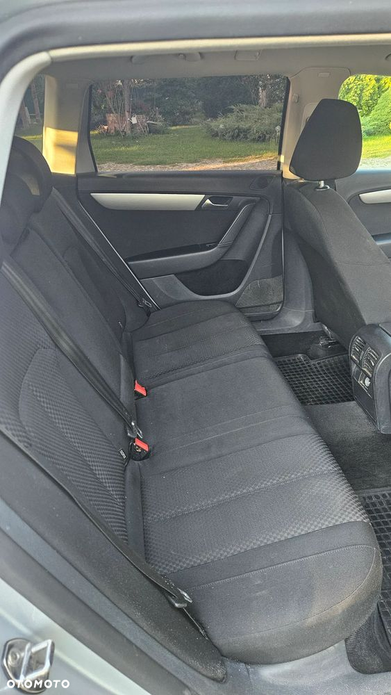 Volkswagen Passat 1.6 TDI Comfortline - 16
