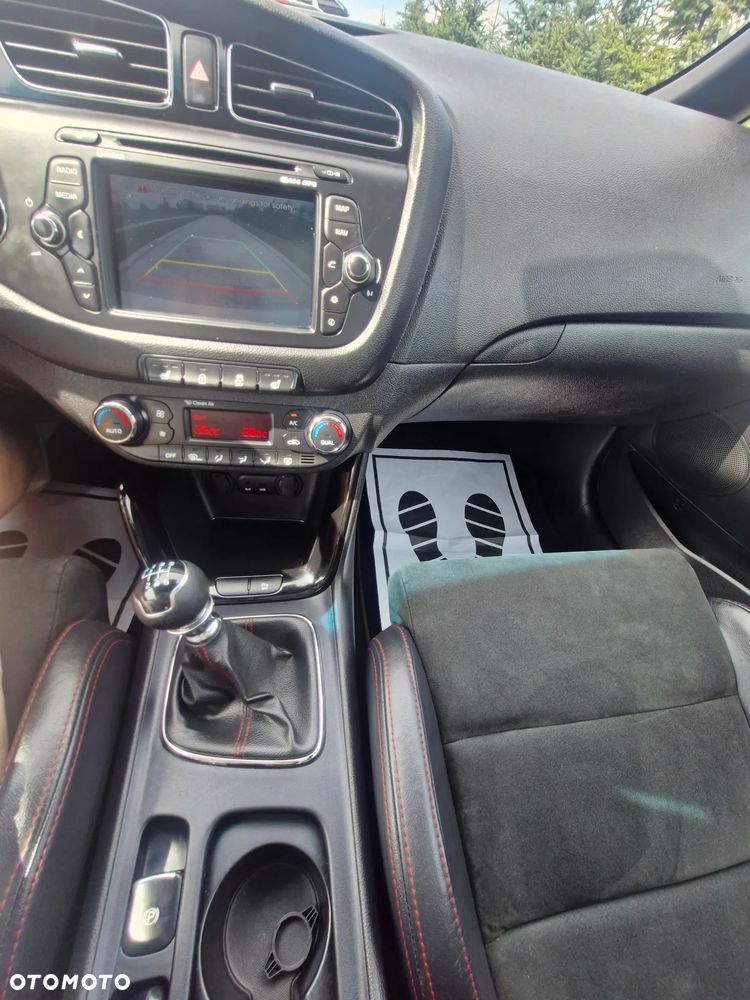 Kia Ceed 1.6 T-GDI GT-Track - 13