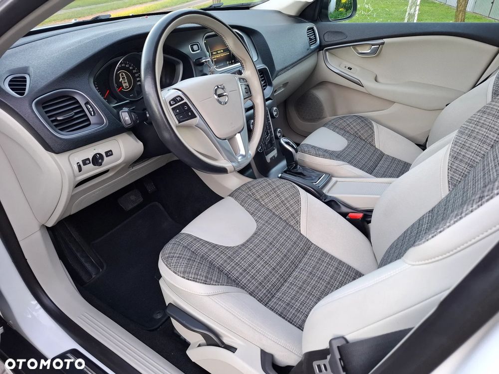 Volvo V40 Cross Country D2 Drive-E Dynamic Edition - 27