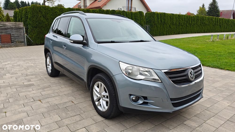 Volkswagen Tiguan - 1