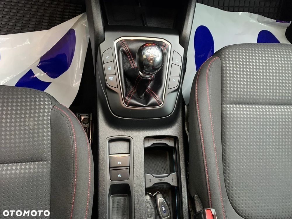 Ford Focus 1.5 EcoBlue Start-Stopp-System ST-LINE DESIGN - 23