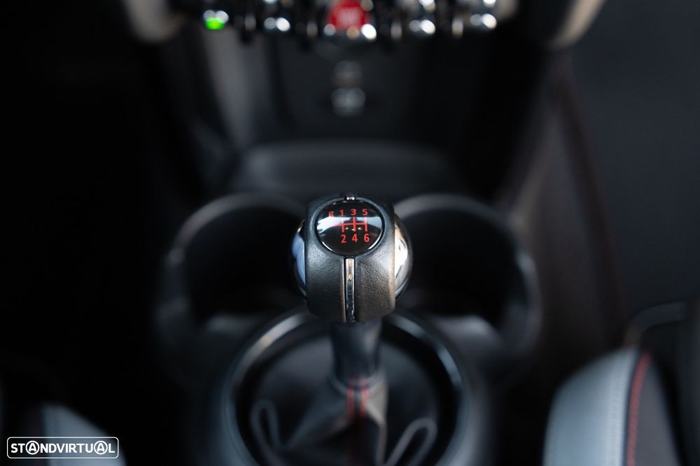 MINI 3 Portas John Cooper Works - 37