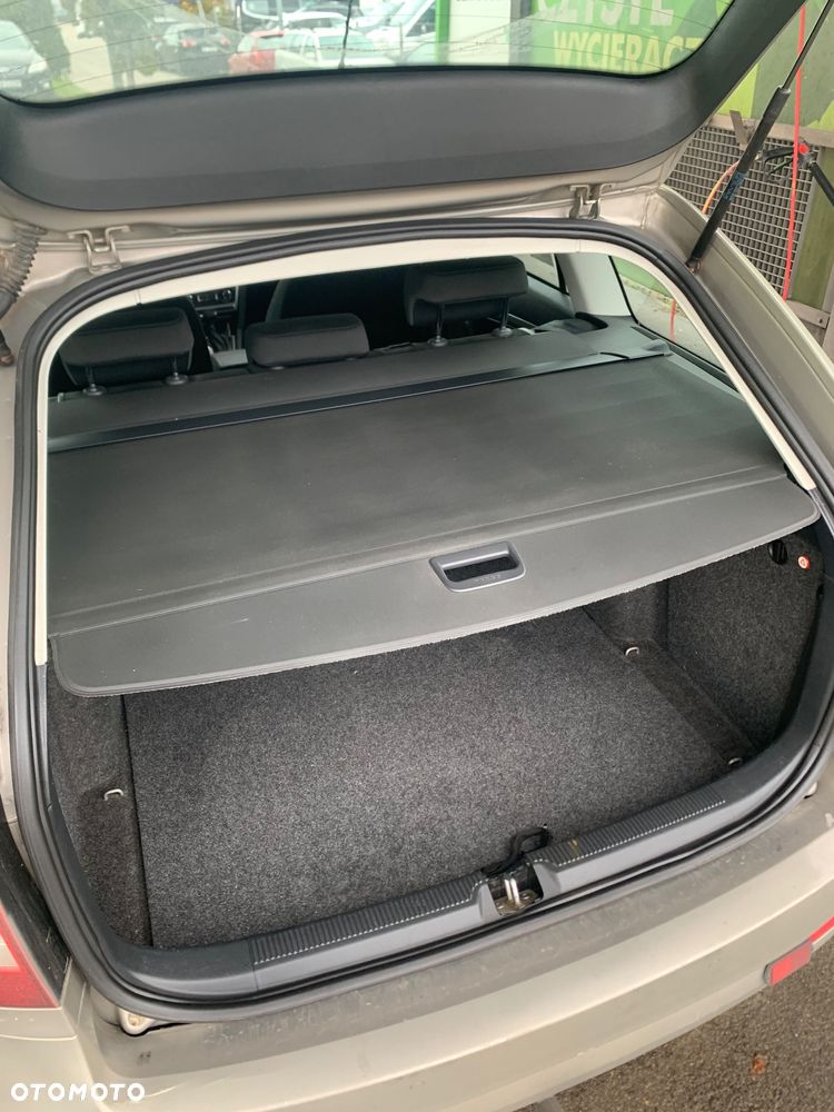 Skoda Octavia 1.6 TDI DPF DSG Classic - 10