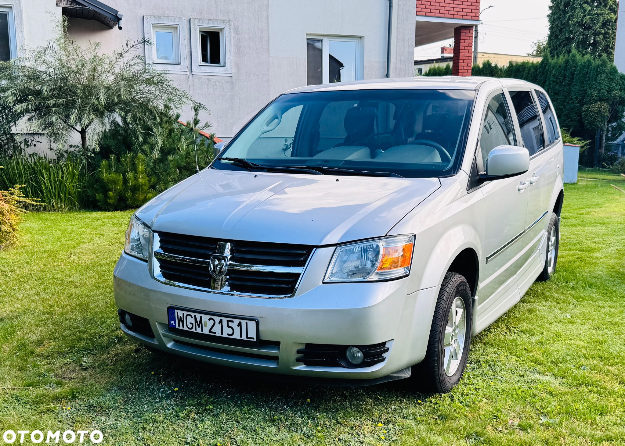 Dodge Caravan - 37
