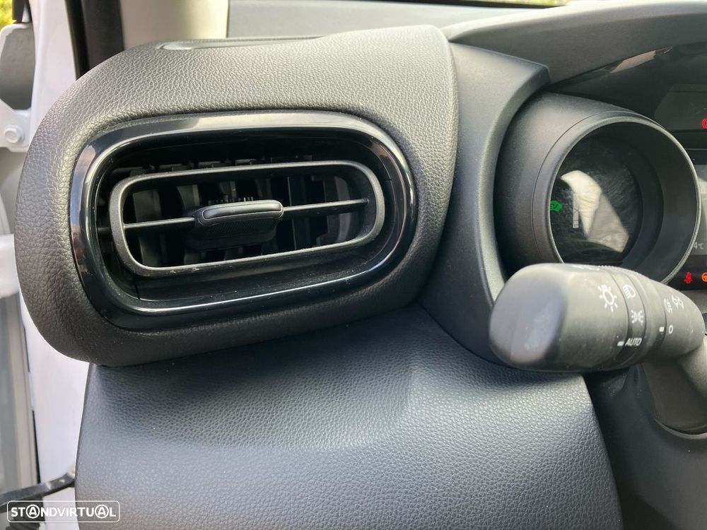 Toyota Yaris Cross 1.5 HDF Comfort - 23