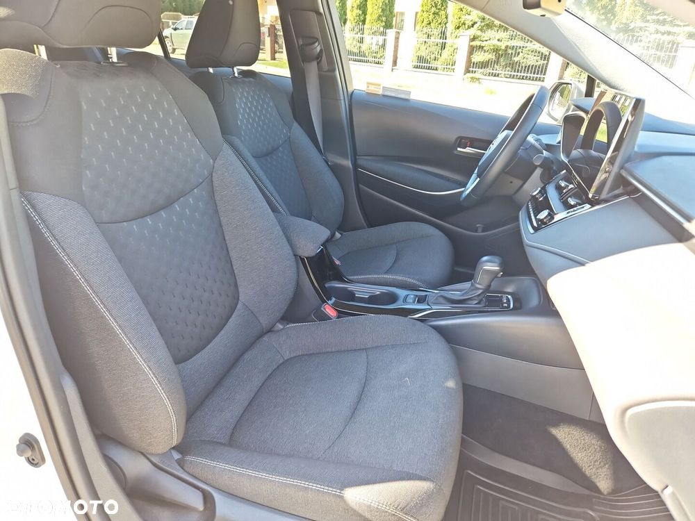 Toyota Corolla - 13