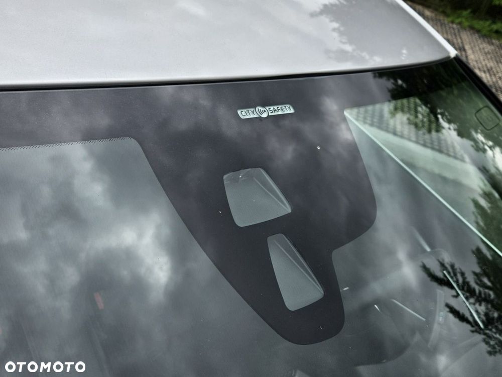 Volvo V40 D3 Geartronic Momentum - 21