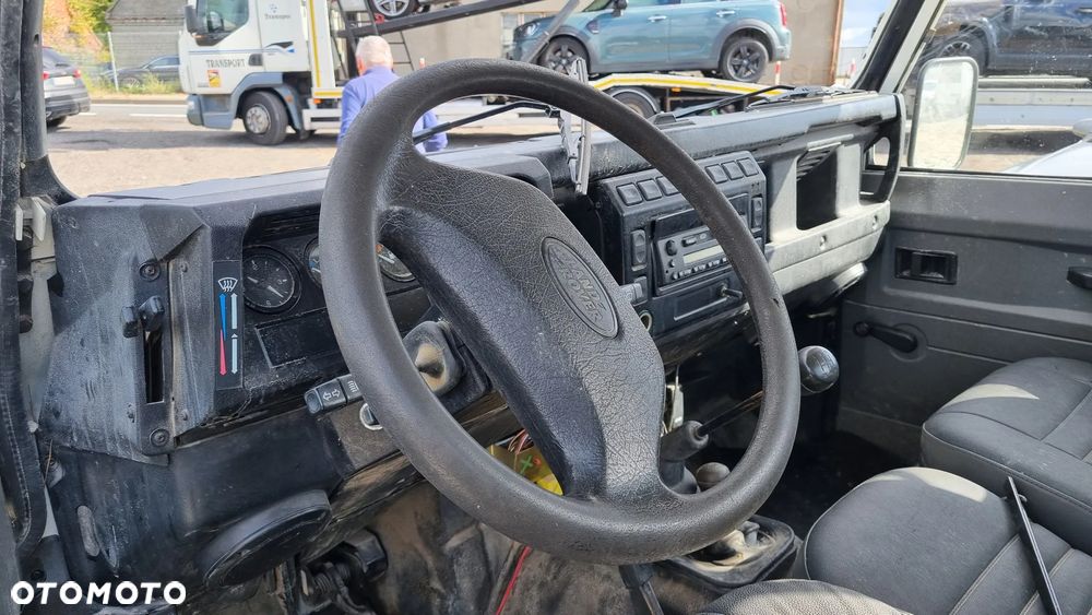 Land Rover Defender - 18