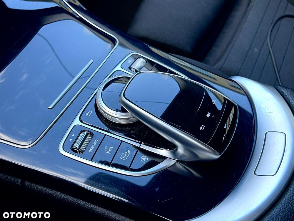 Mercedes-Benz Klasa C 200 d 9G-TRONIC - 28