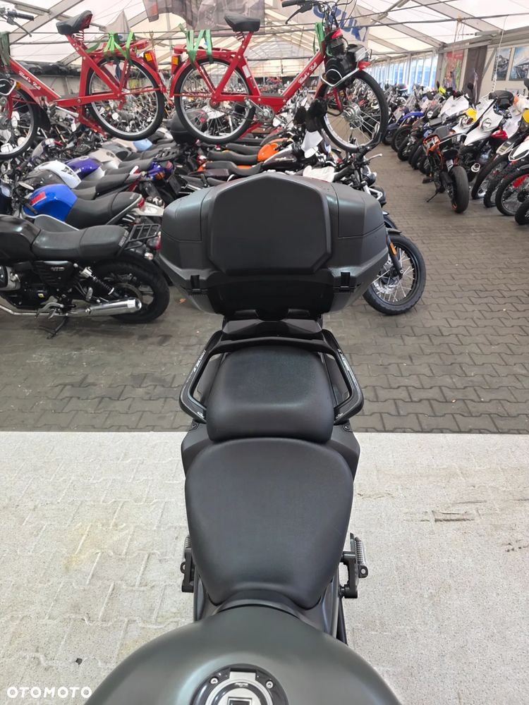 Yamaha MT - 28