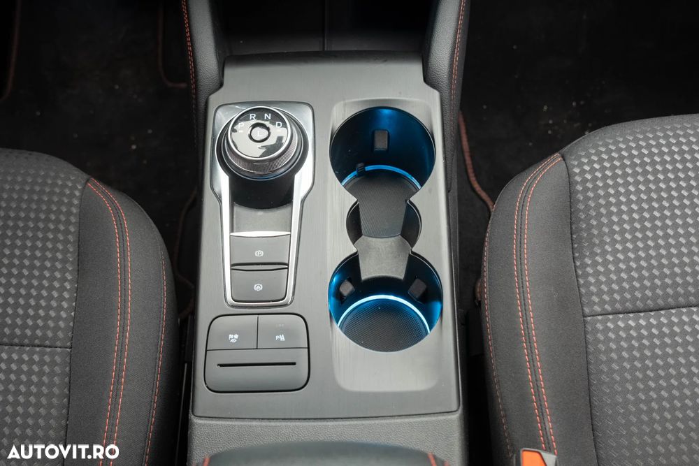 Ford Kuga 2.5 Duratec FHEV ST-LINE - 27