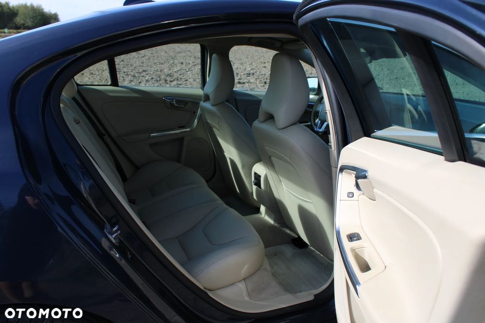 Volvo S60 - 12